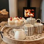 Dom wakacyjny Sledbank In The Hill, An Ideal Base For A Romantic Break With Hot Tub *