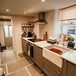Dom wakacyjny Sledbank In The Hill, An Ideal Base For A Romantic Break With Hot Tub *