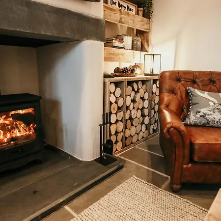 Sledbank In The Hill, An Ideal Base For A Romantic Break With Hot Tub Silecroft