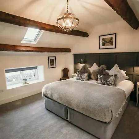 Casa de Férias Sledbank In The Hill, An Ideal Base For A Romantic Break With Hot Tub Silecroft