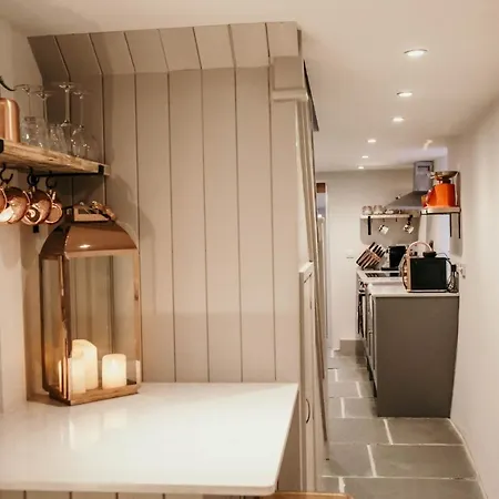 Sledbank In The Hill, An Ideal Base For A Romantic Break With Hot Tub Silecroft